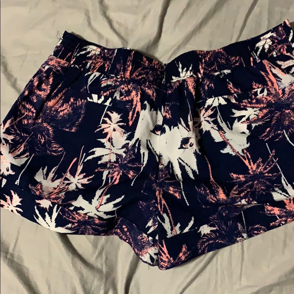 Shorts - Picture 2 of 3
